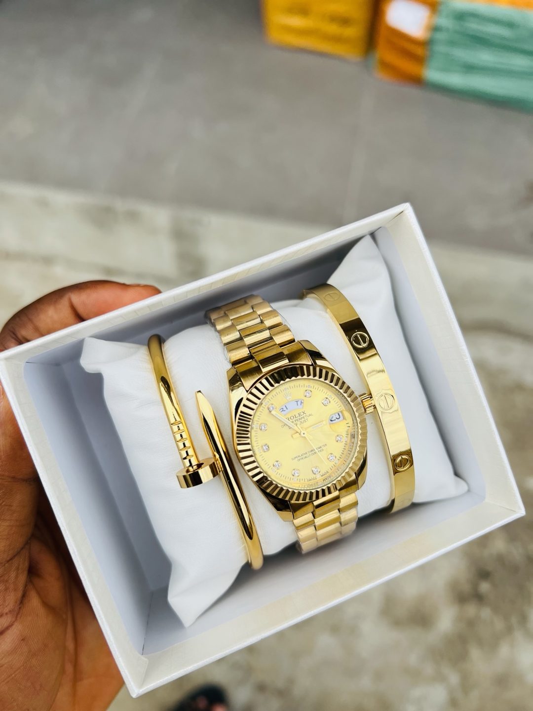 Rolex gold face female bow tie set with box! - Image 6