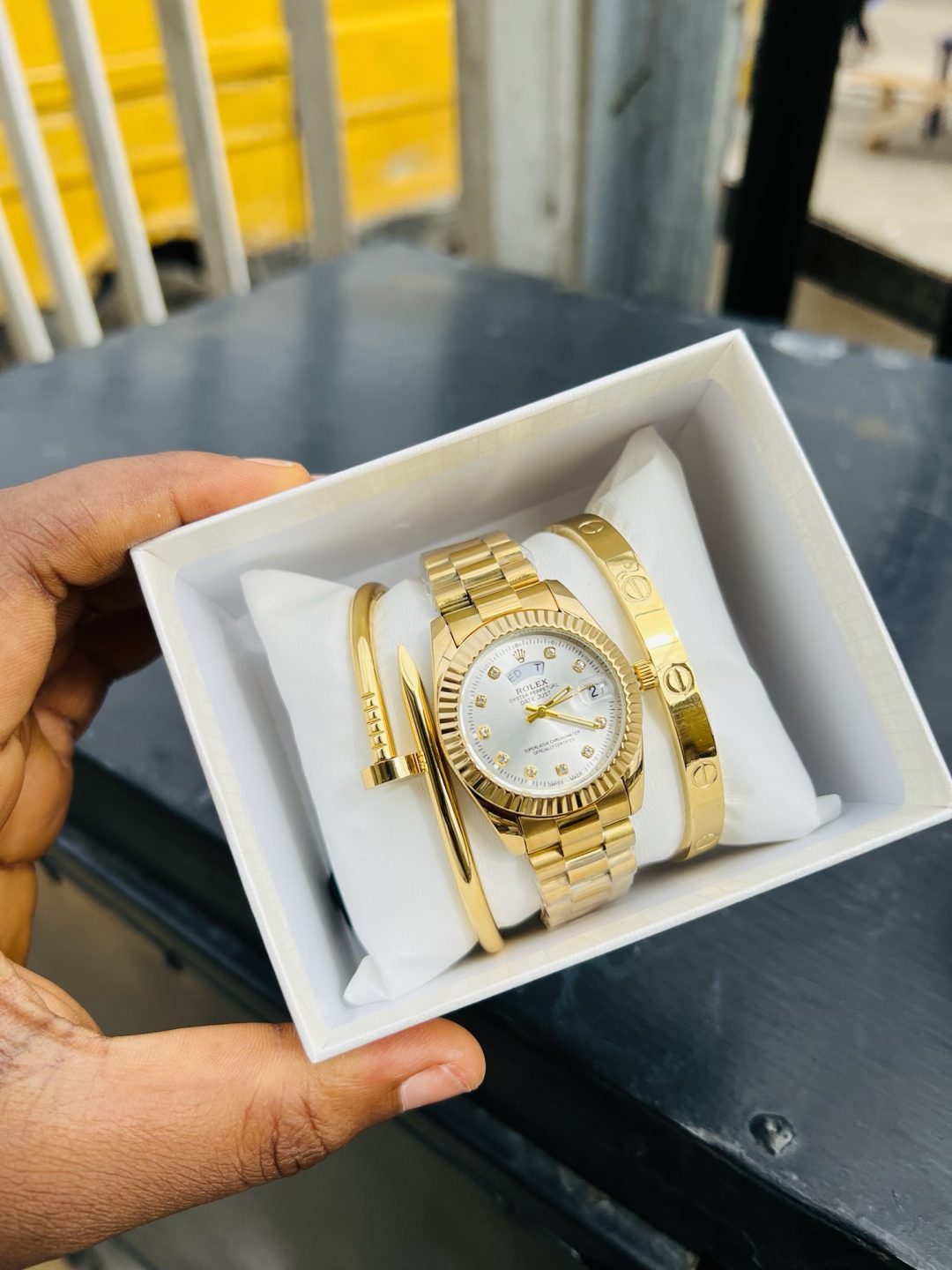 Rolex white face female bow tie set with box!