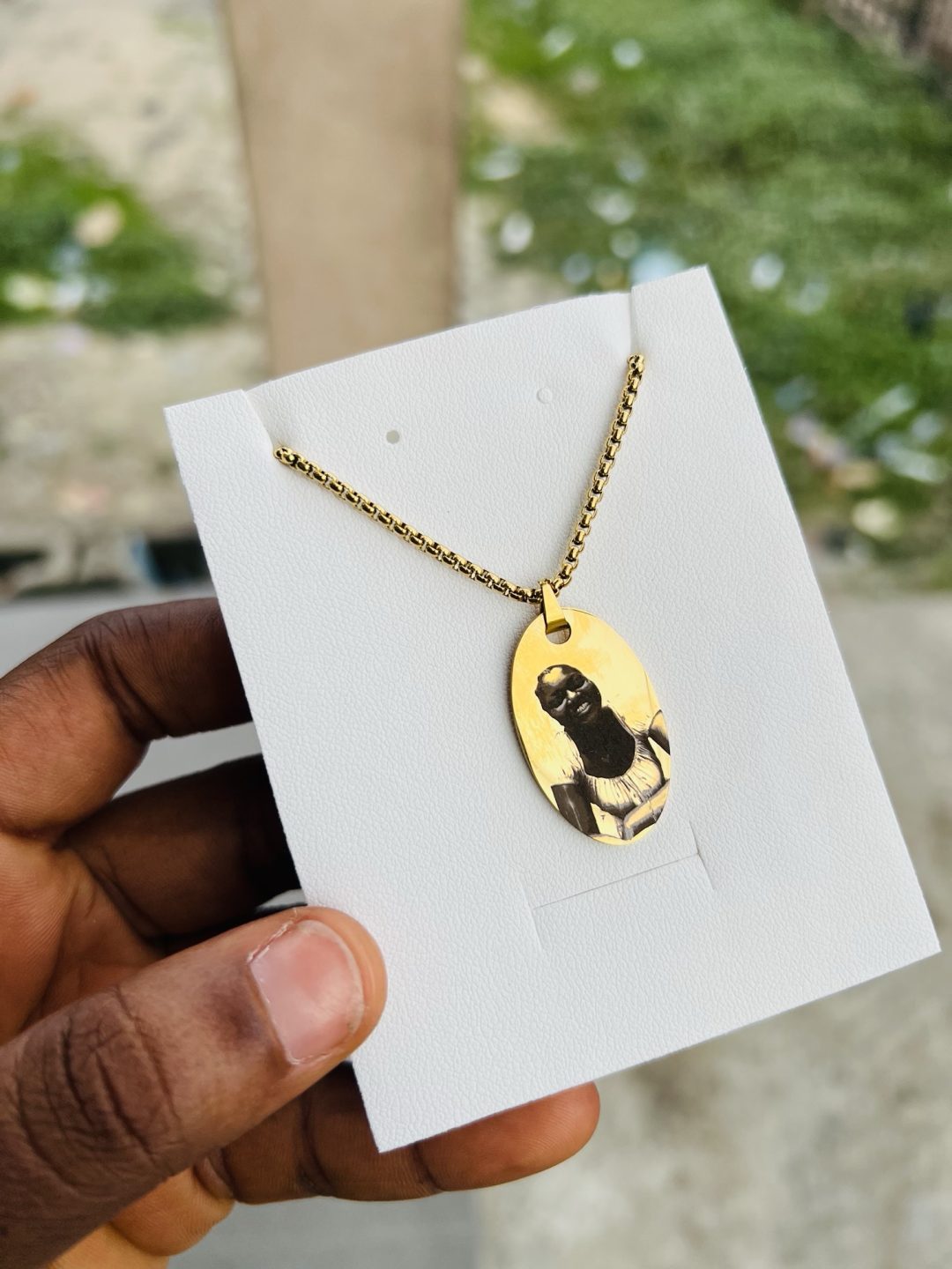 Gold Oval Picture engraved necklace - Image 6