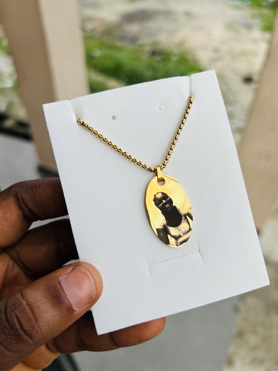 Gold Oval Picture engraved necklace - Image 5