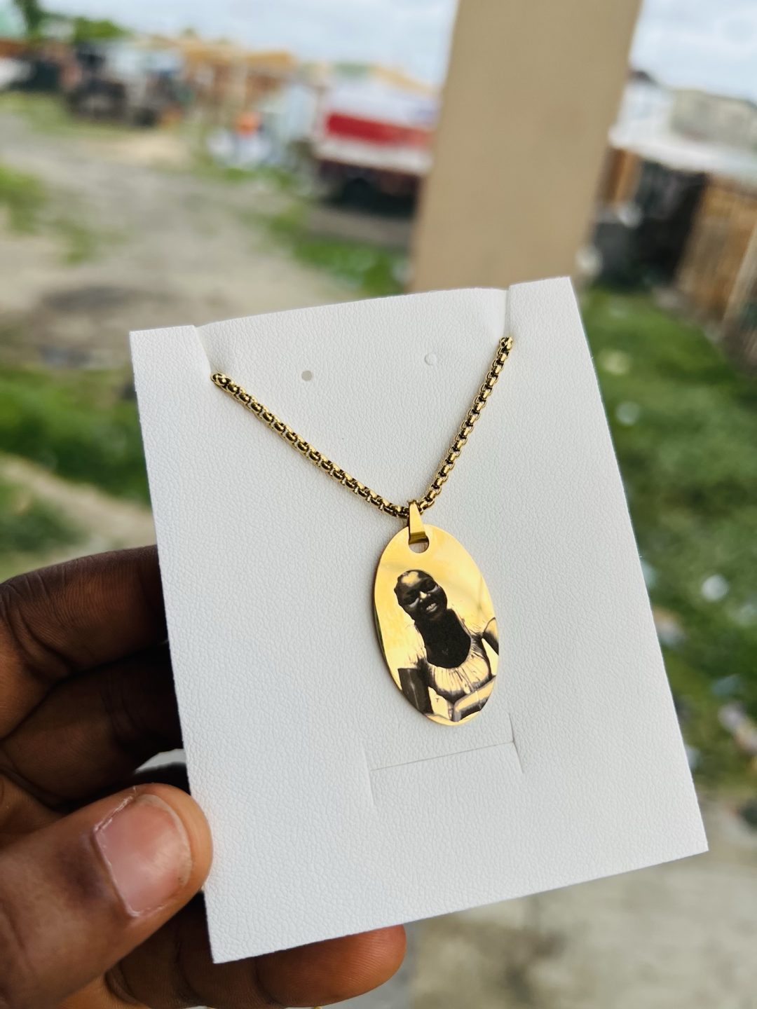 Gold Oval Picture engraved necklace - Image 3
