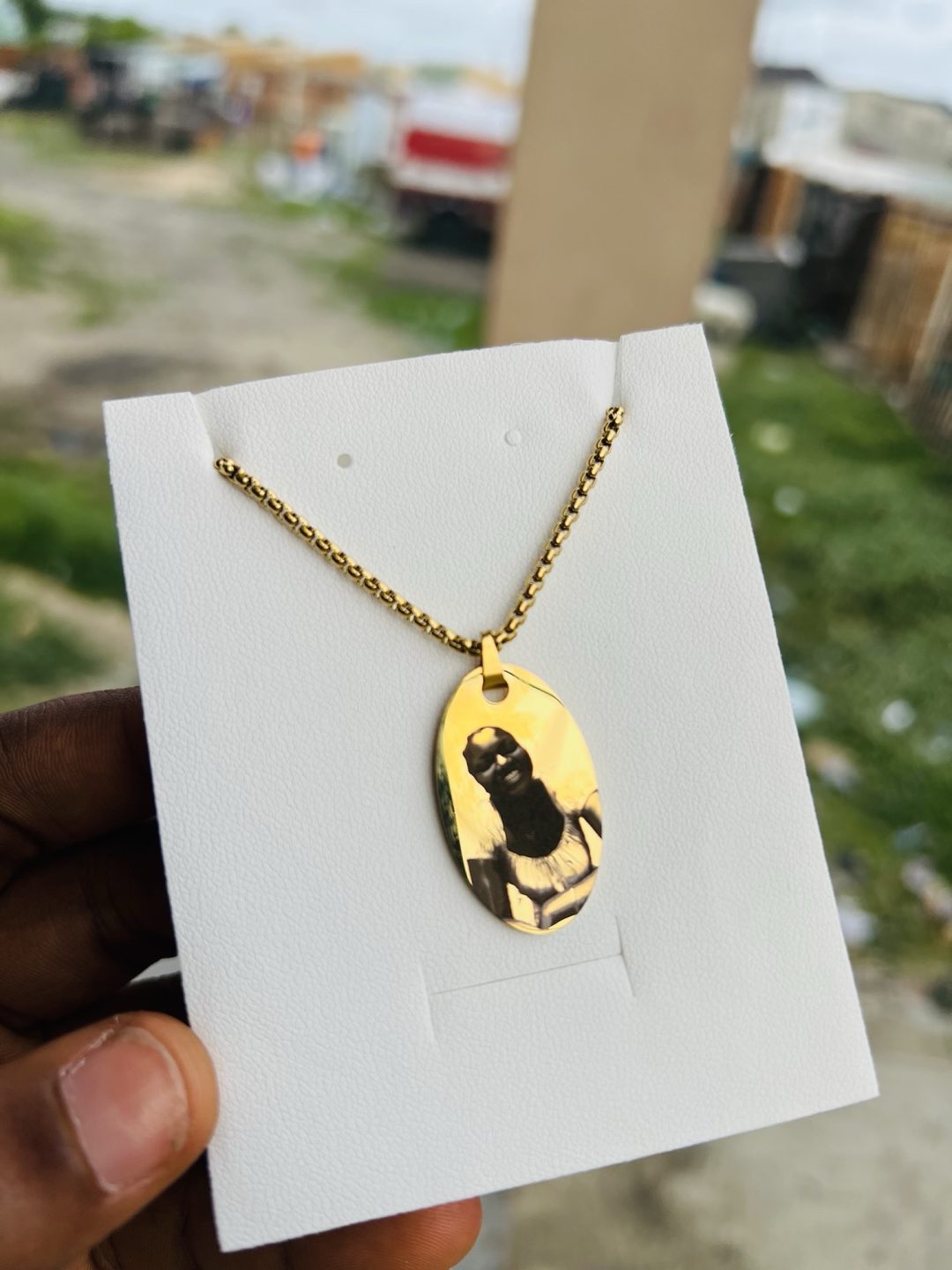 Gold Oval Picture engraved necklace - Image 4