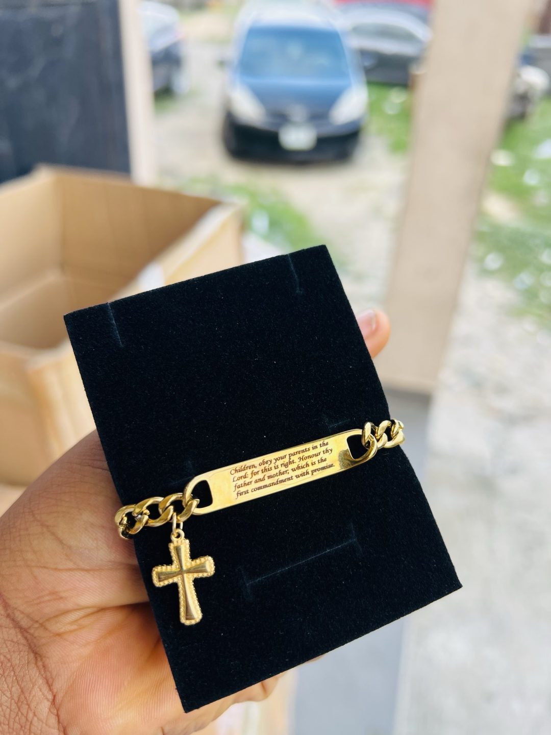 Engraved front and back mini Cuban cross bracelet - Image 4