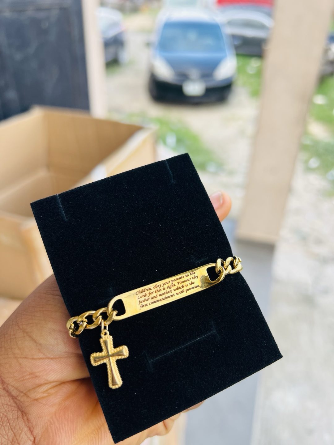 Engraved front and back mini Cuban cross bracelet - Image 3