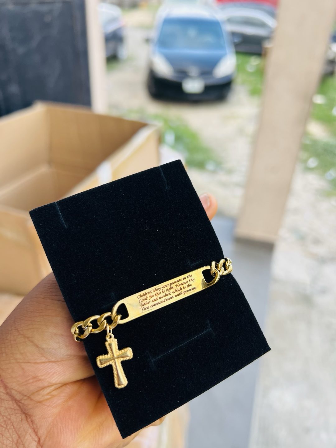 Engraved front and back mini Cuban cross bracelet - Image 2