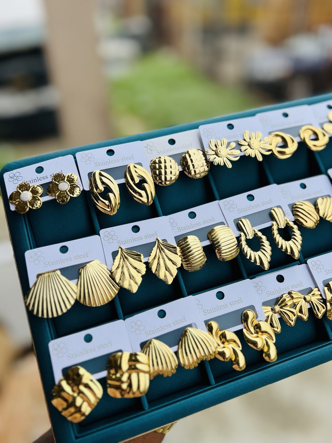 A dozen of gold stainless steel earrings (12pcs) - Image 3