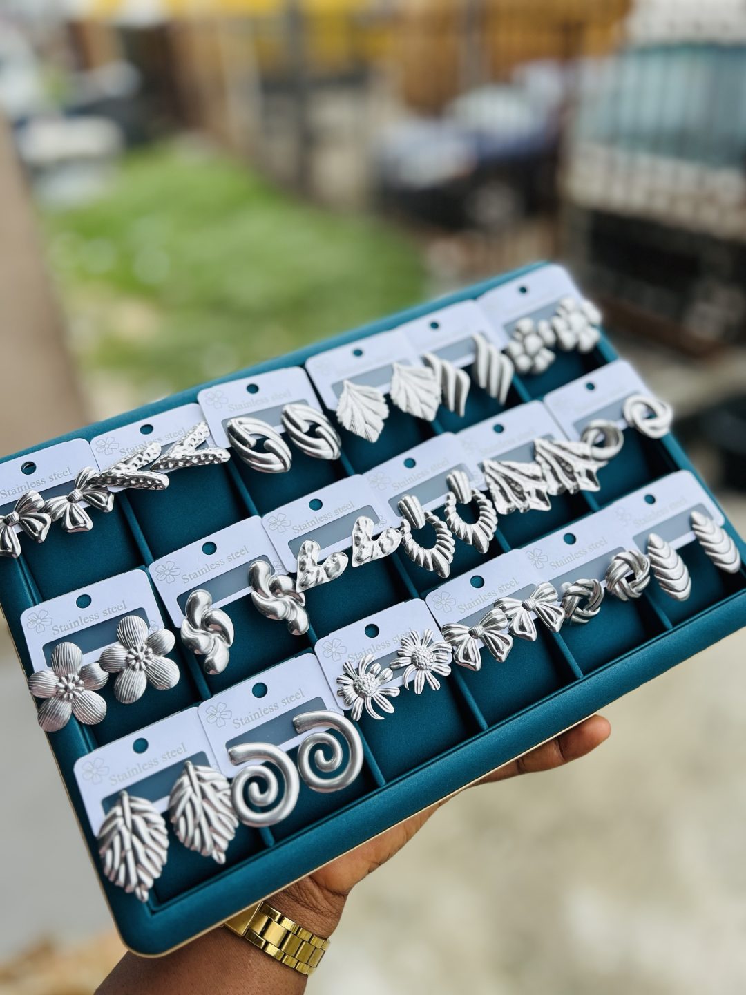 A dozen of silver stainless steel earrings (12pcs) - Image 4