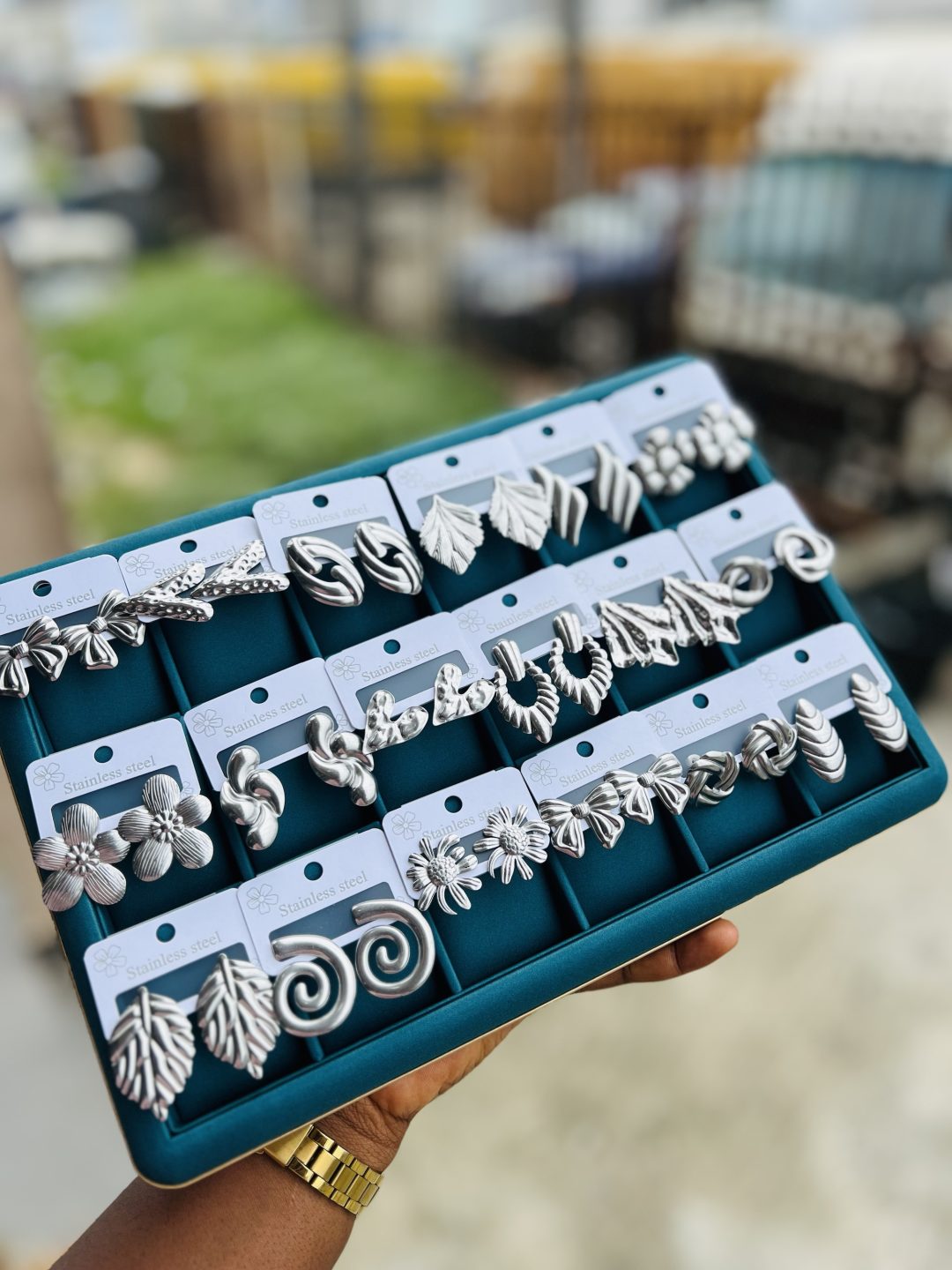 A dozen of silver stainless steel earrings (12pcs) - Image 2