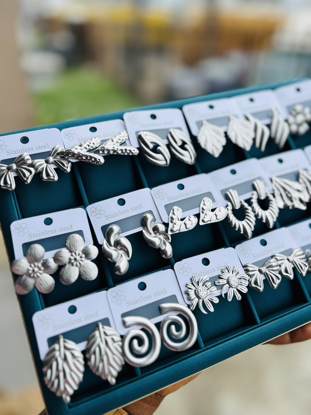 A dozen of silver stainless steel earrings (12pcs) - Image 5