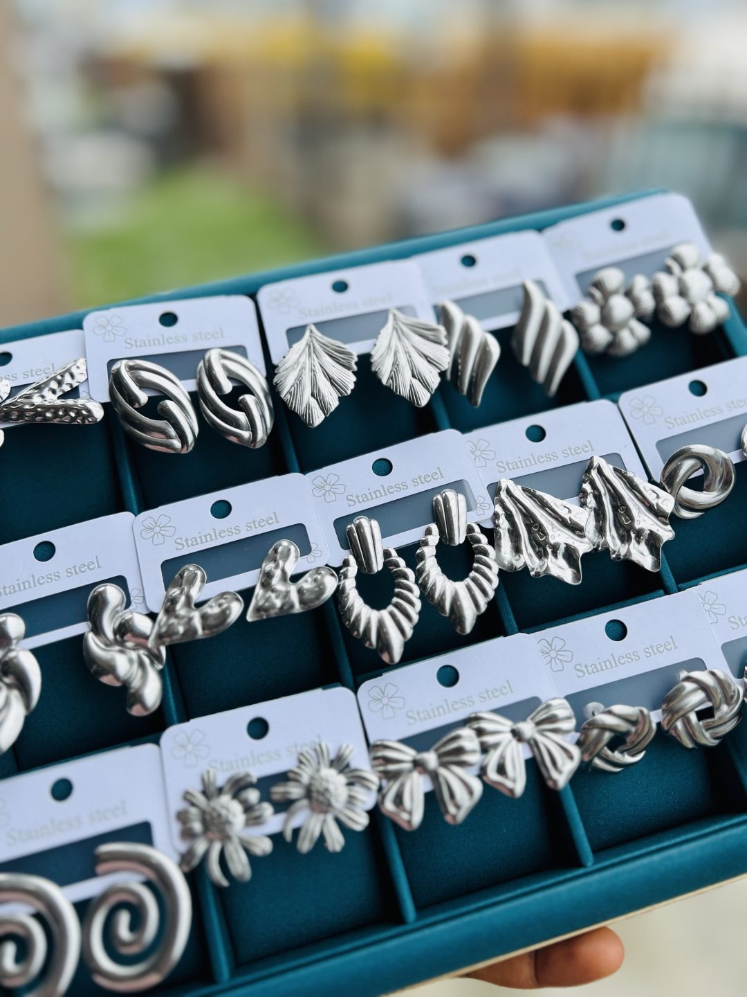 A dozen of silver stainless steel earrings (12pcs) - Image 6