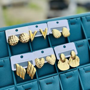 Half dozen of Gold stainless steel earring (6)