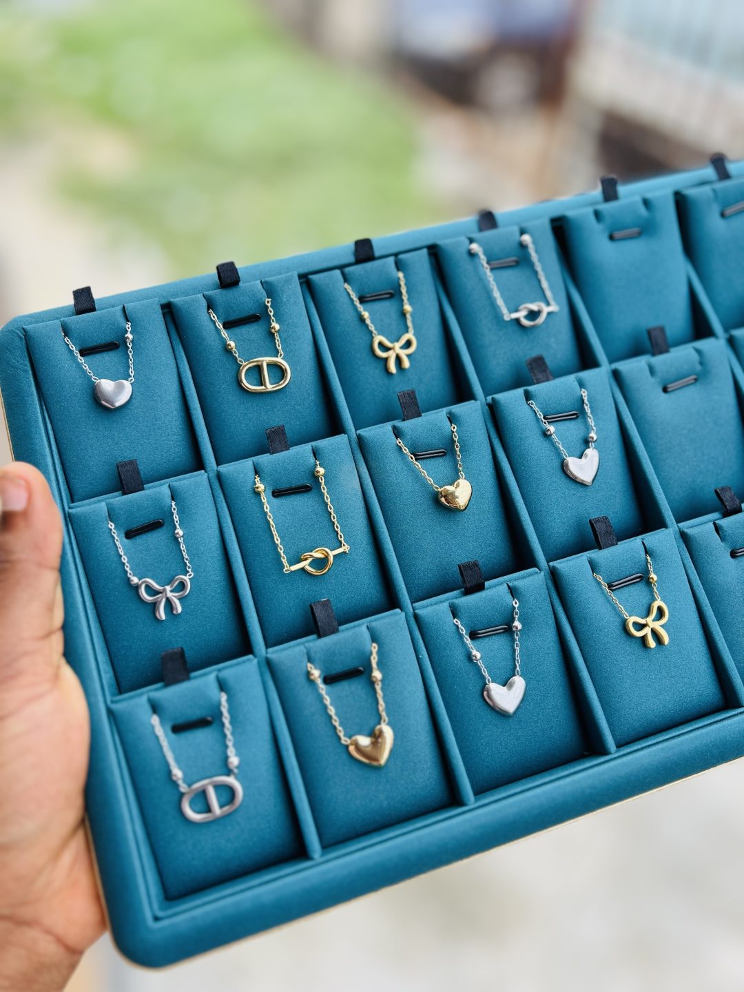 A dozen of female stainless steel necklaces (12pcs) - Image 7