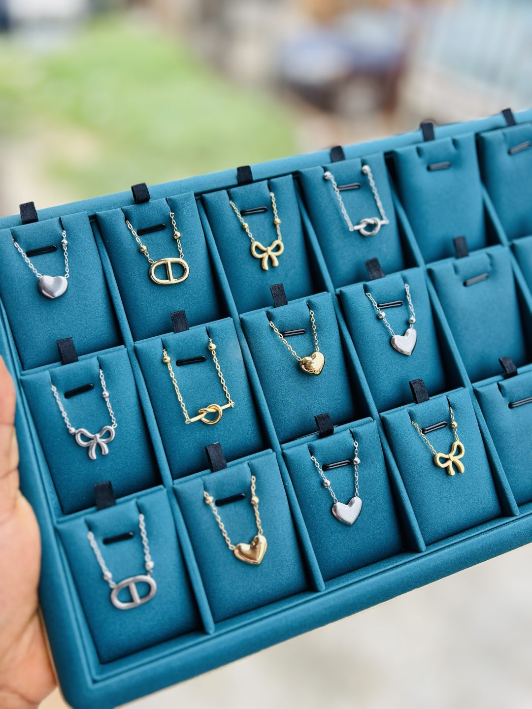 A dozen of female stainless steel necklaces (12pcs) - Image 2