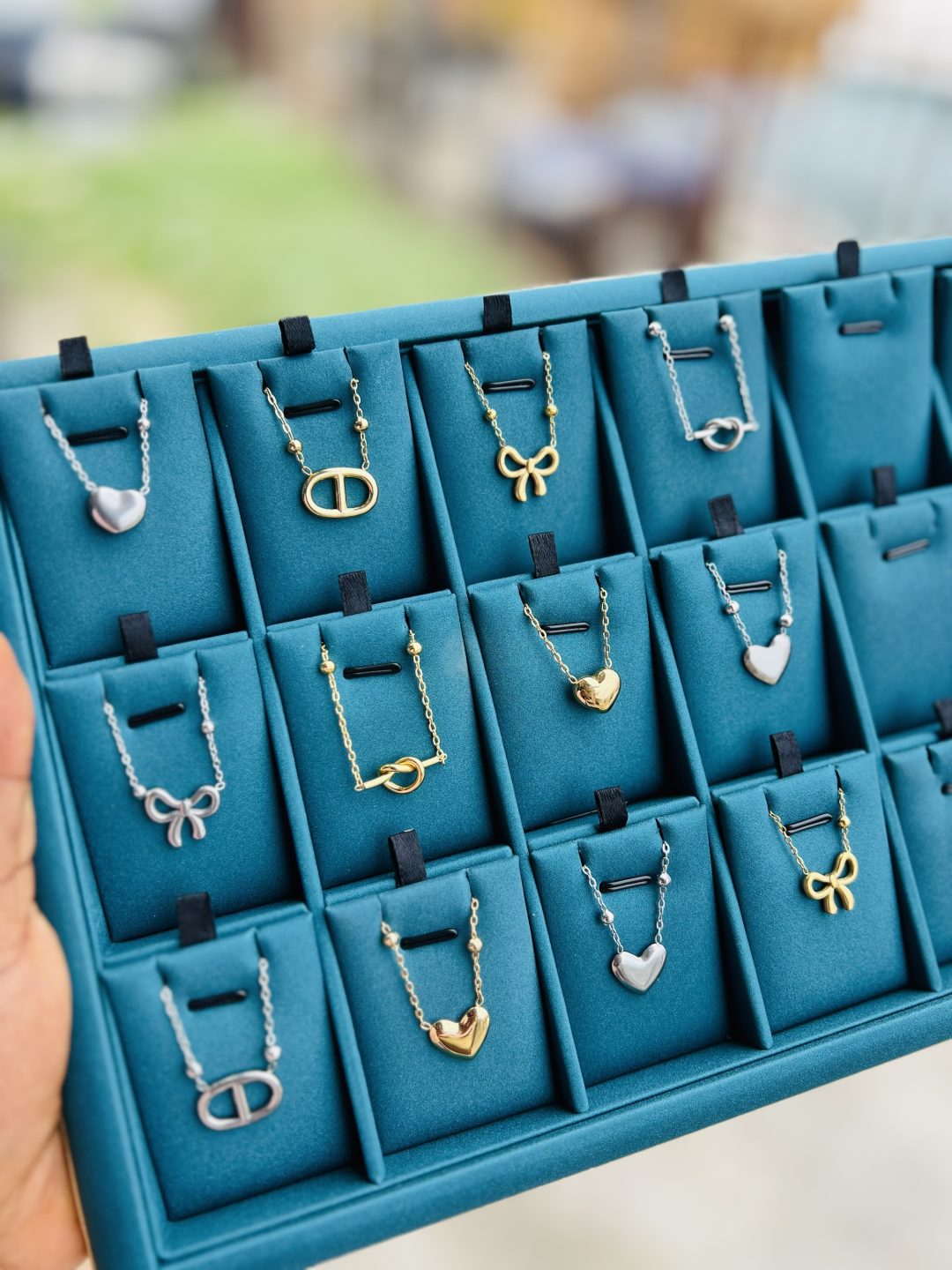 A dozen of female stainless steel necklaces (12pcs) - Image 6