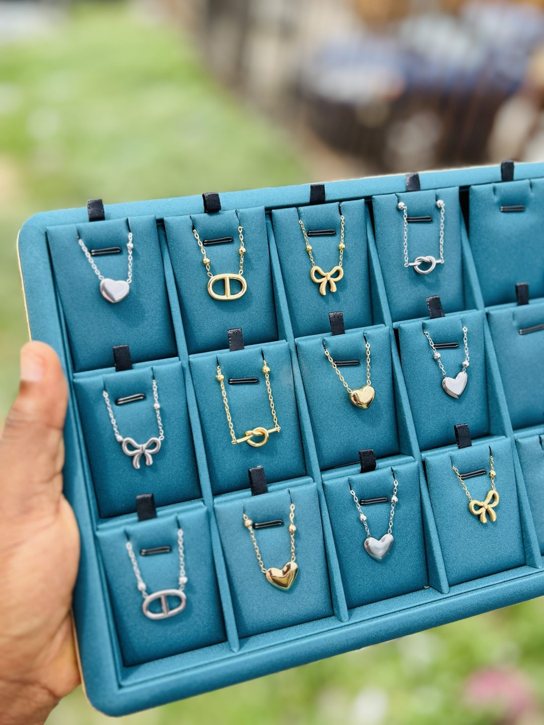 A dozen of female stainless steel necklaces (12pcs) - Image 3
