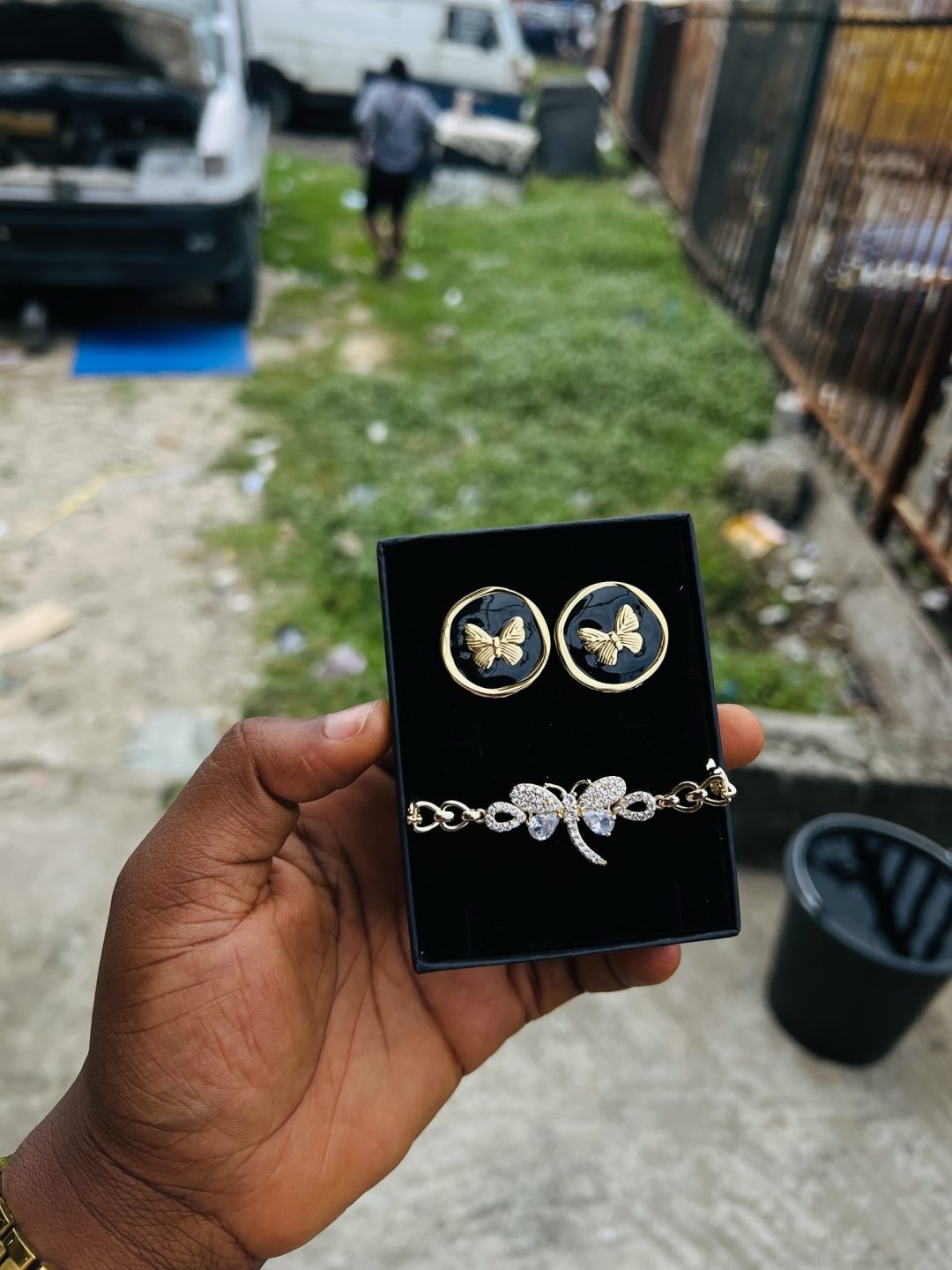 Spectacular earring and bracelet combo with box 001 - Image 2