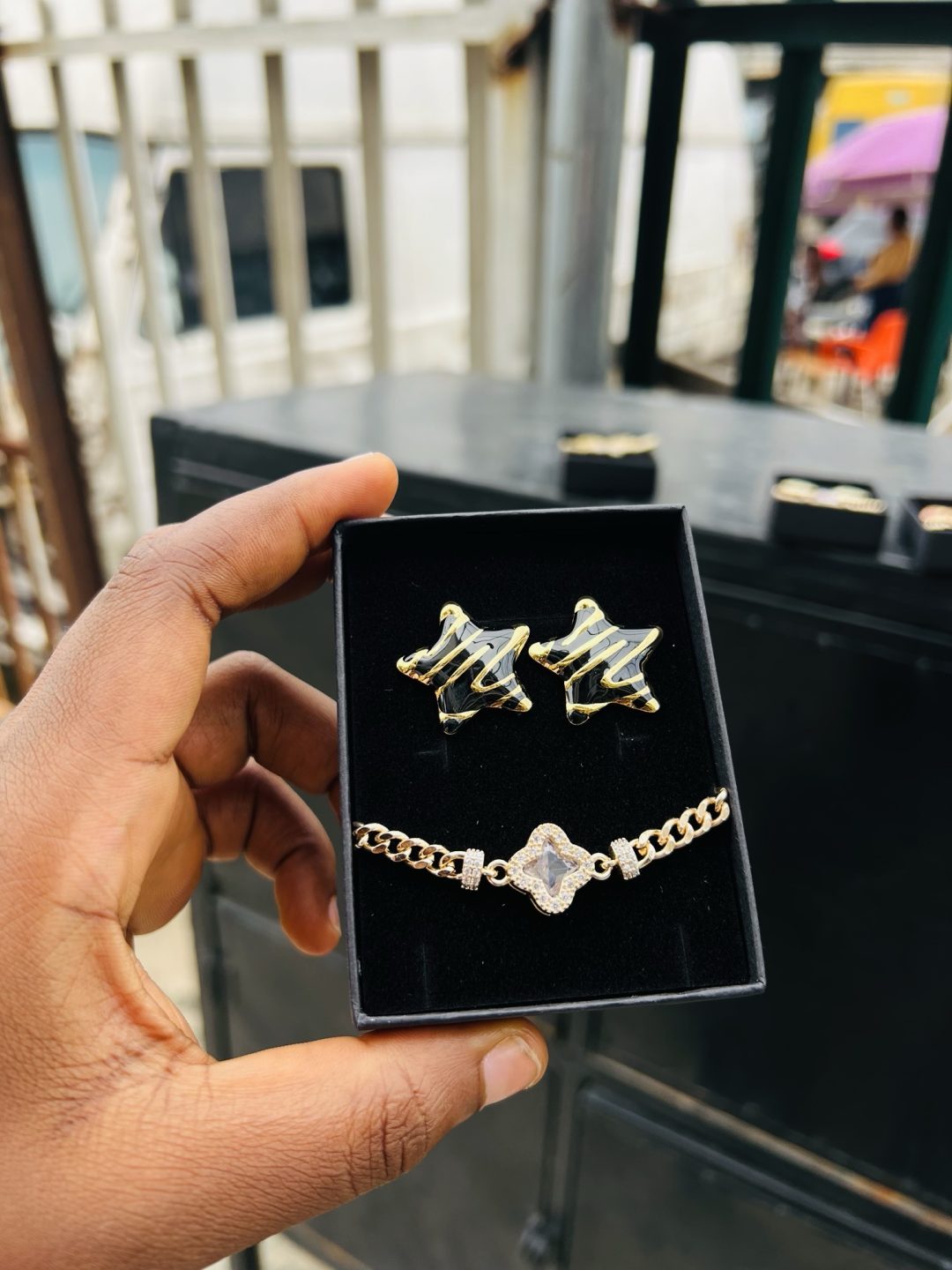 Spectacular earring and bracelet combo with box 002 - Image 4