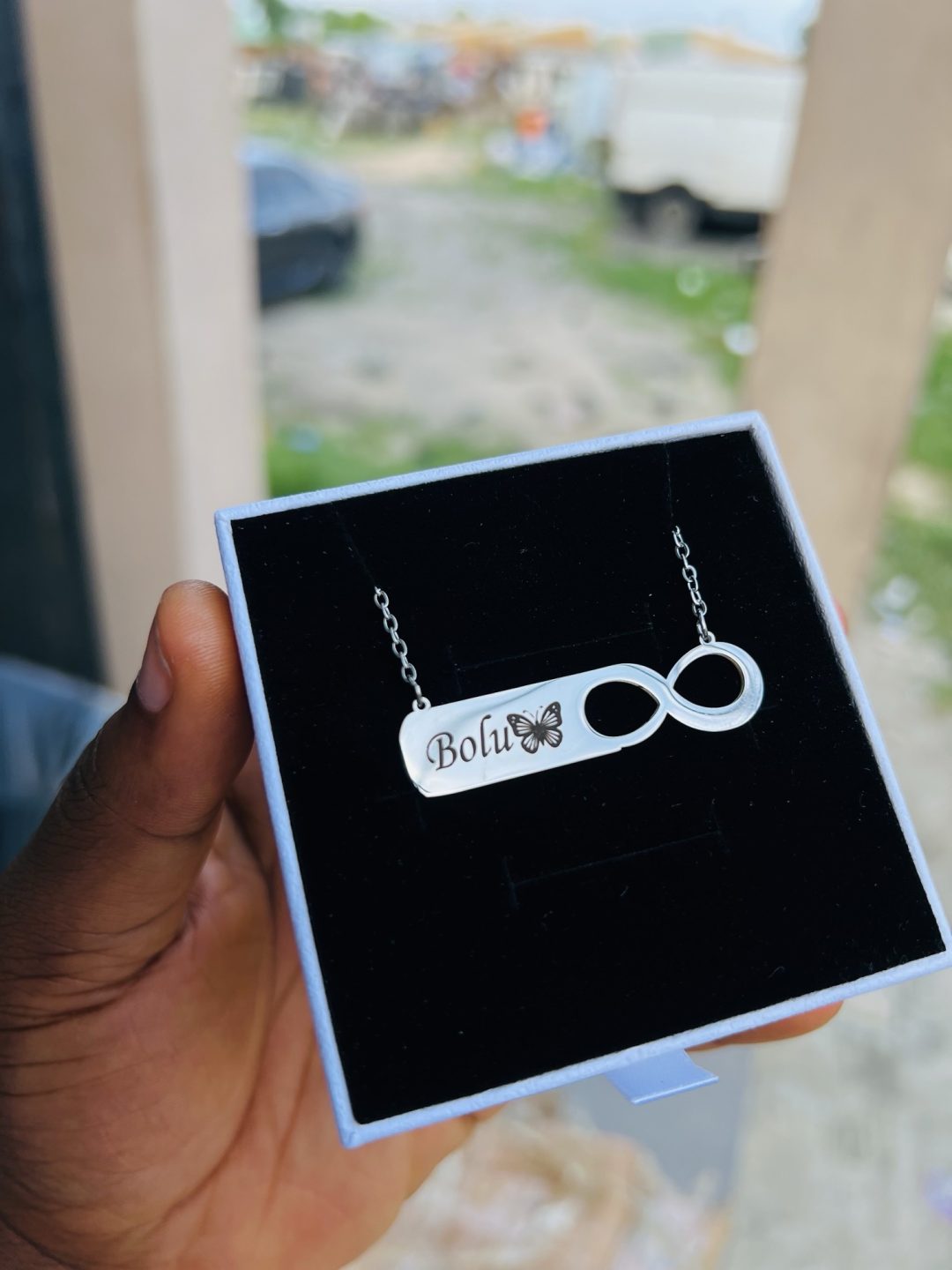 Engraved silver infinity necklace with emoji - Image 5