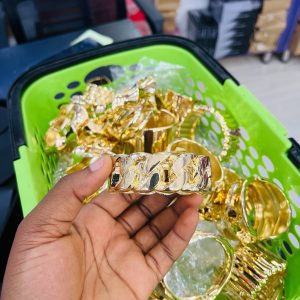 001 Chunky bracelet