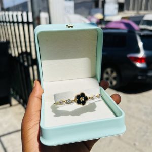 Black flowered bracelet