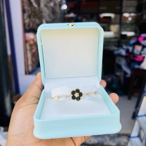 Black flowered bracelet