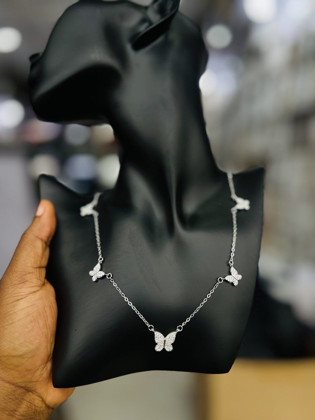 Five butterfly round silver necklace - Image 2