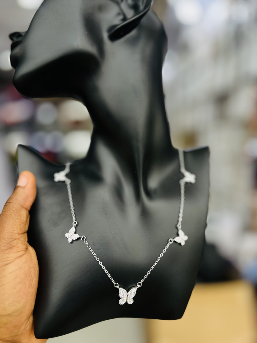 Five butterfly round silver necklace - Image 3