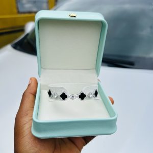 Black vca stoned simple moissanite bracelet with exact box!!