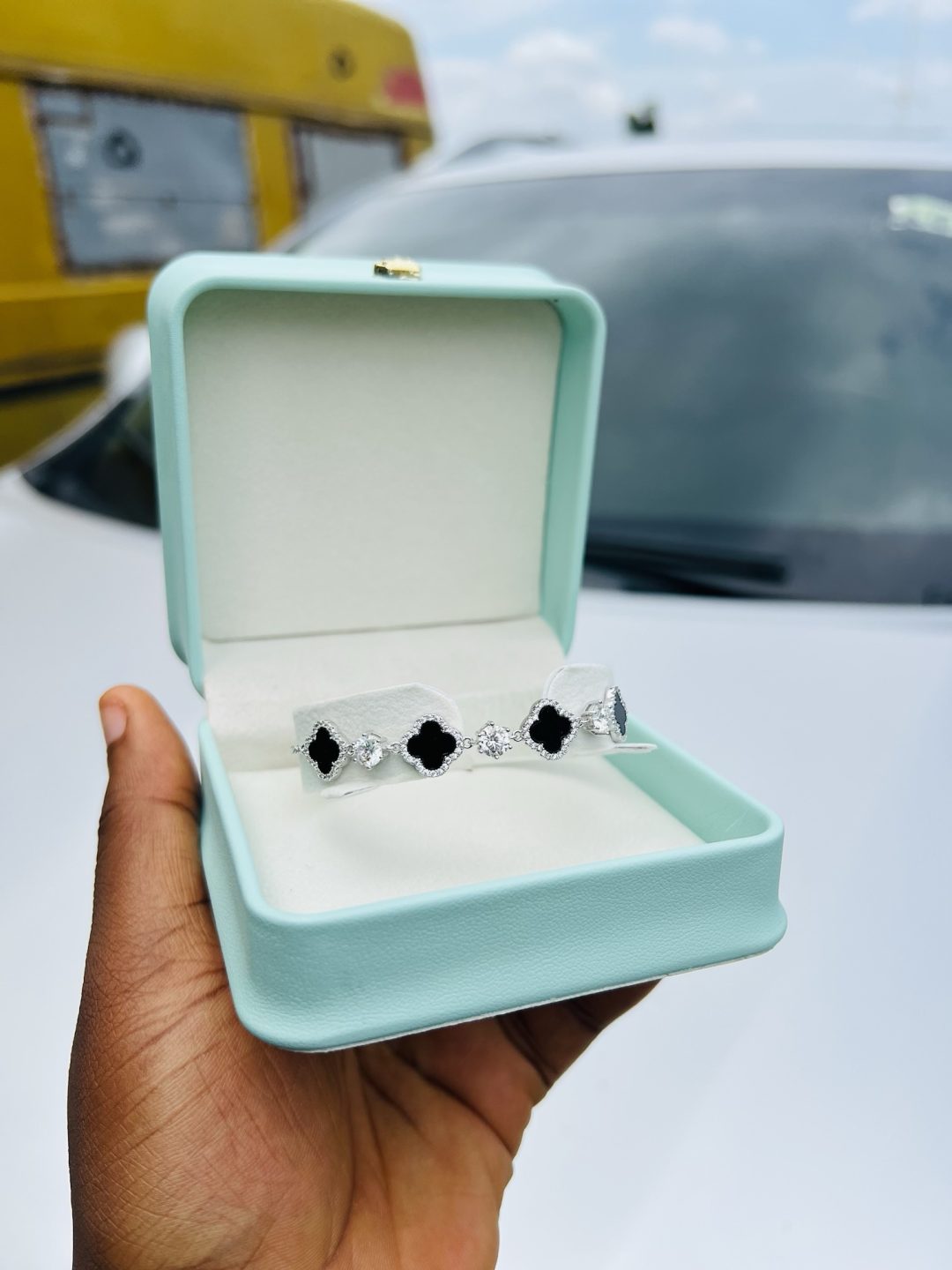 Black vca stoned simple moissanite bracelet with exact box!!