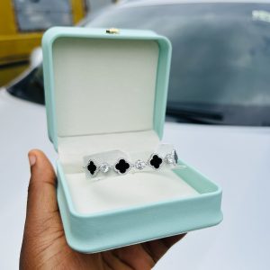 Black vca stoned simple moissanite bracelet with exact box!!