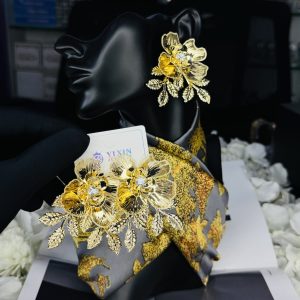 MD LUXURY WHITE STONE FLOWER EARRINGS