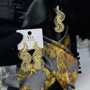 MD LUXURY TWIST EARRING
