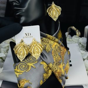 MD LUXURY MAPLE EARRING