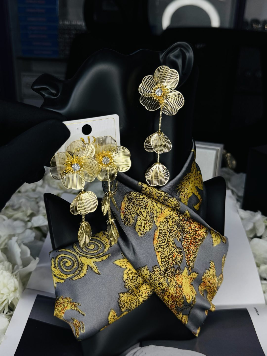 MD LUXURY FLOWER DROP EARRINGS