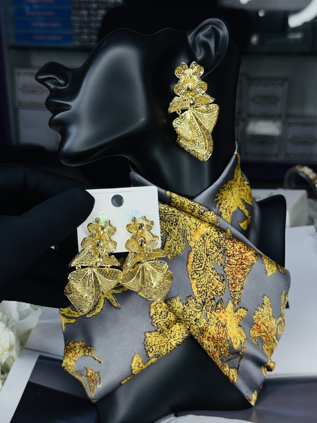 MD BOWTIE LUXURY ROYAL EARRINGS - Image 2