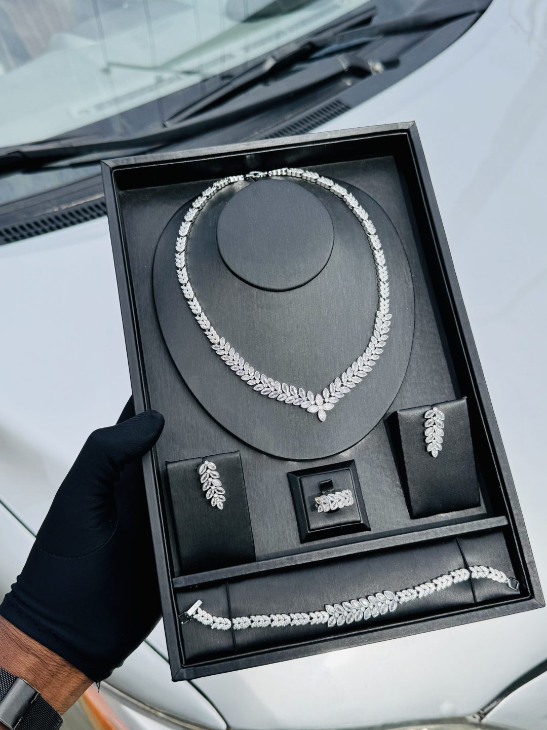 Silver luxury zirconia royal set - Image 3