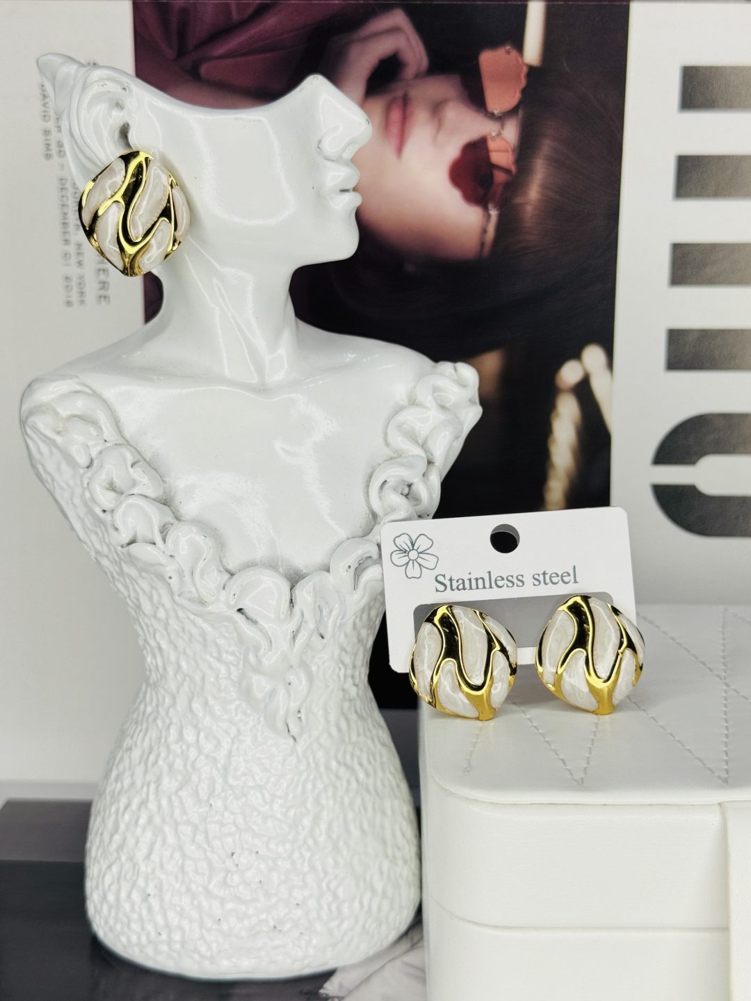 Helen ceramic cream earrings 013