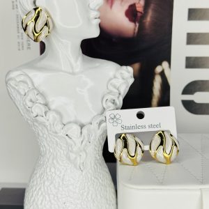 Helen ceramic cream earrings 013