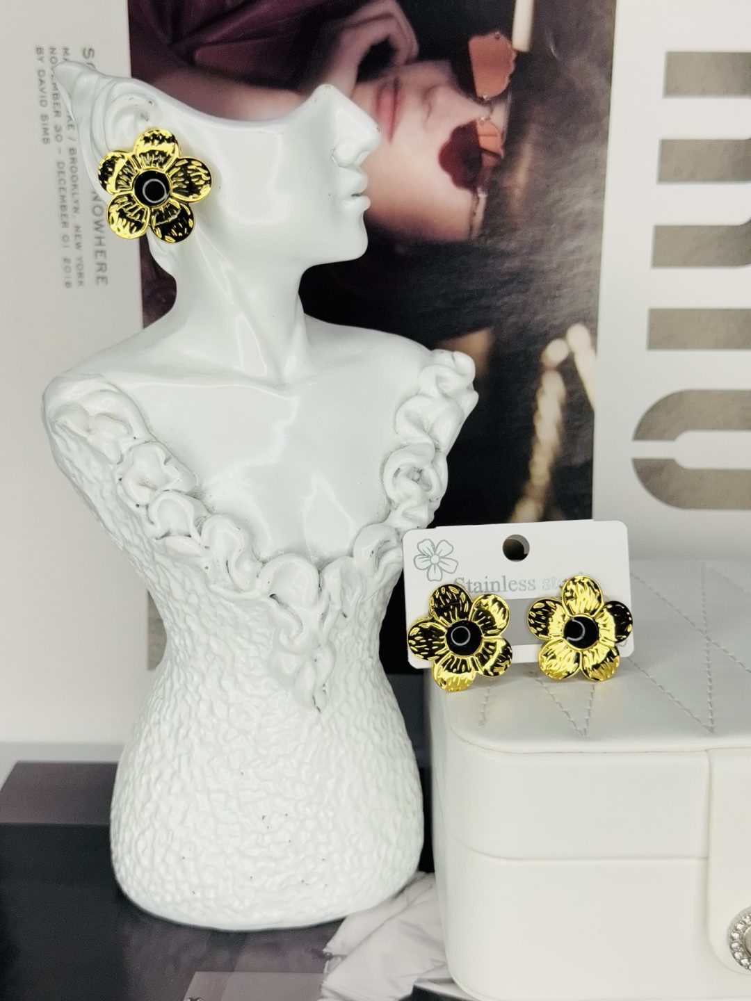 Helen ceramic gold earrings 012