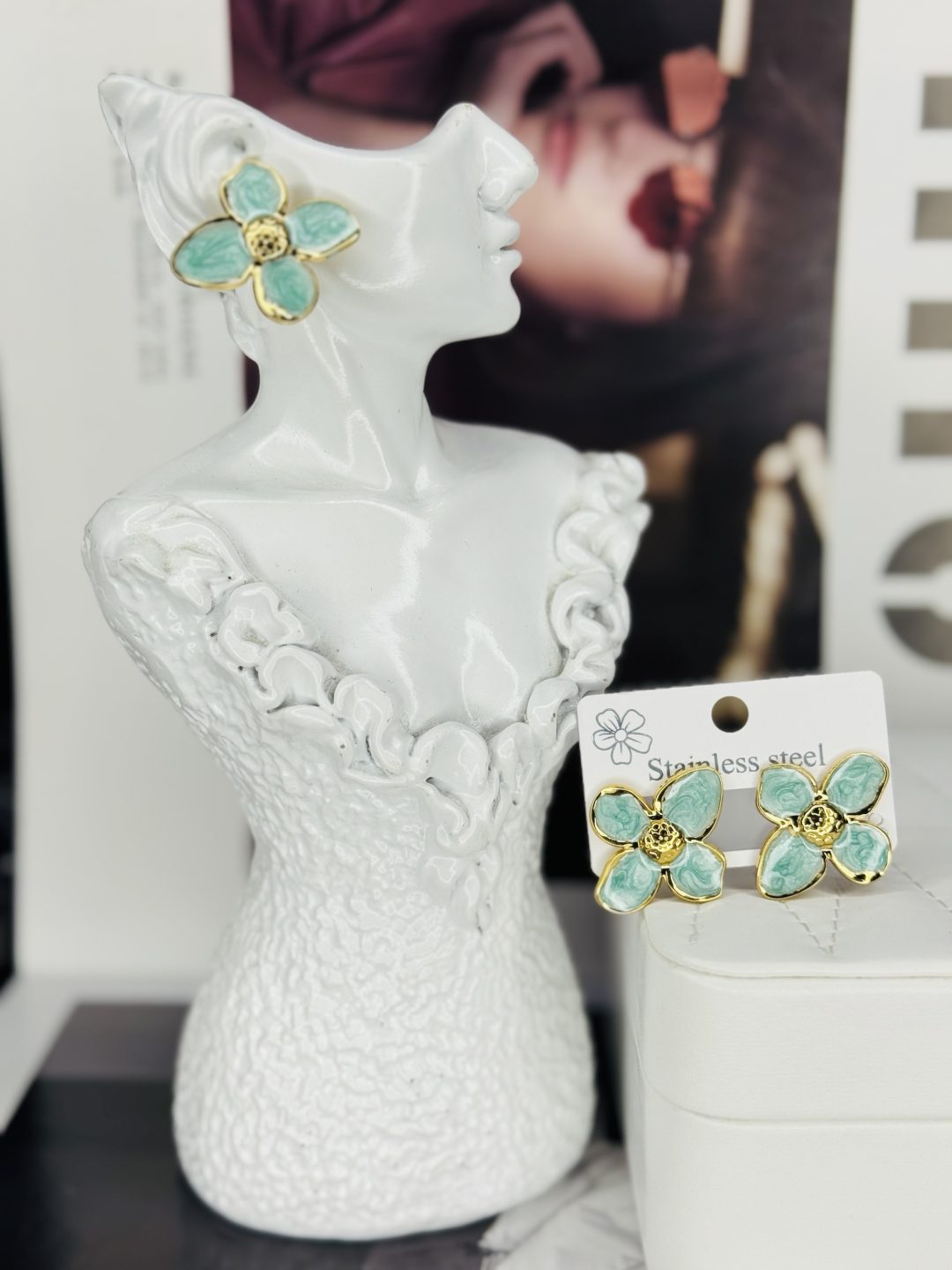 Helen ceramic green earrings 008 - Image 2
