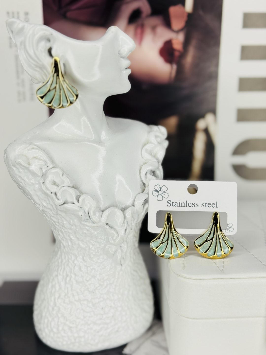 Helen ceramic green earrings 001