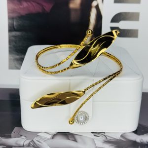 Ym leaf arm cuff gold