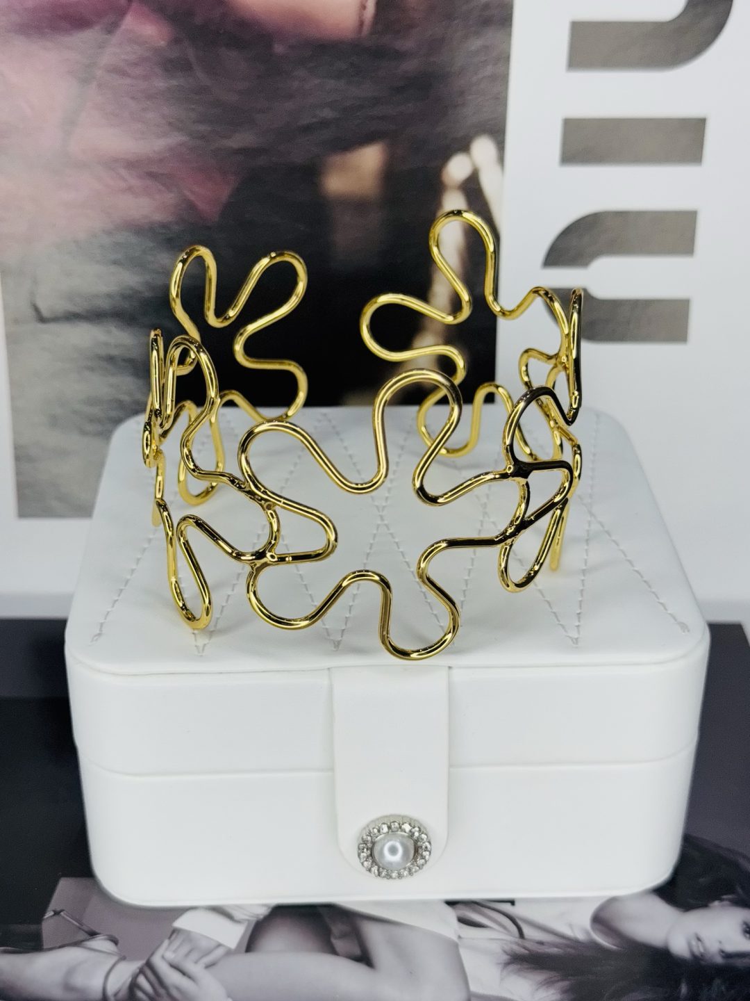 Star fish arm cuff gold