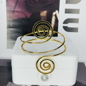 Spiral arm cuff gold