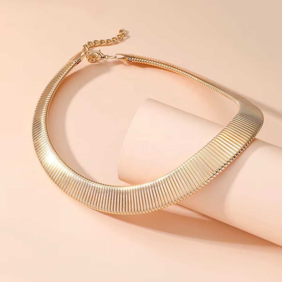 Flat choker gold necklace