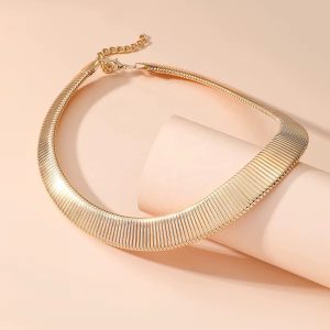 Flat choker gold necklace