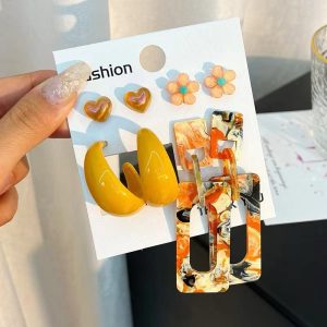 Chandelier chic fashion earrings 009