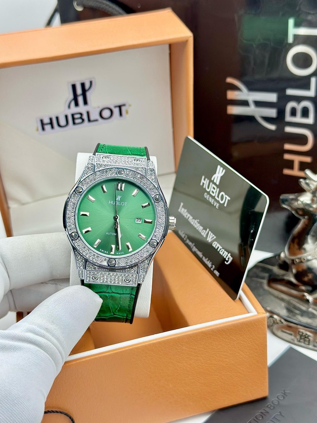 Hublo luxury leather watch with plastic box 003