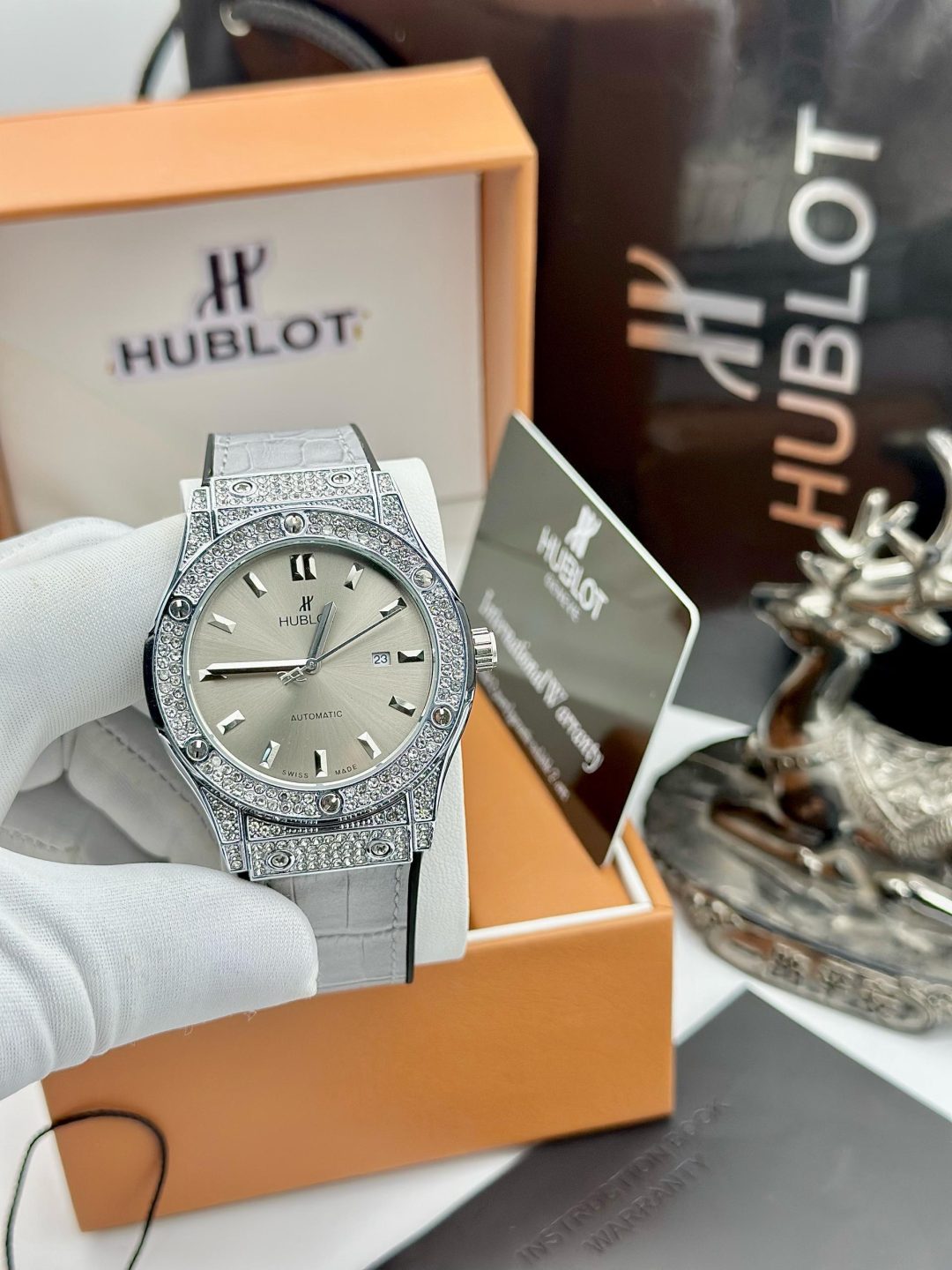 Hublo luxury leather watch 002 with plastic box