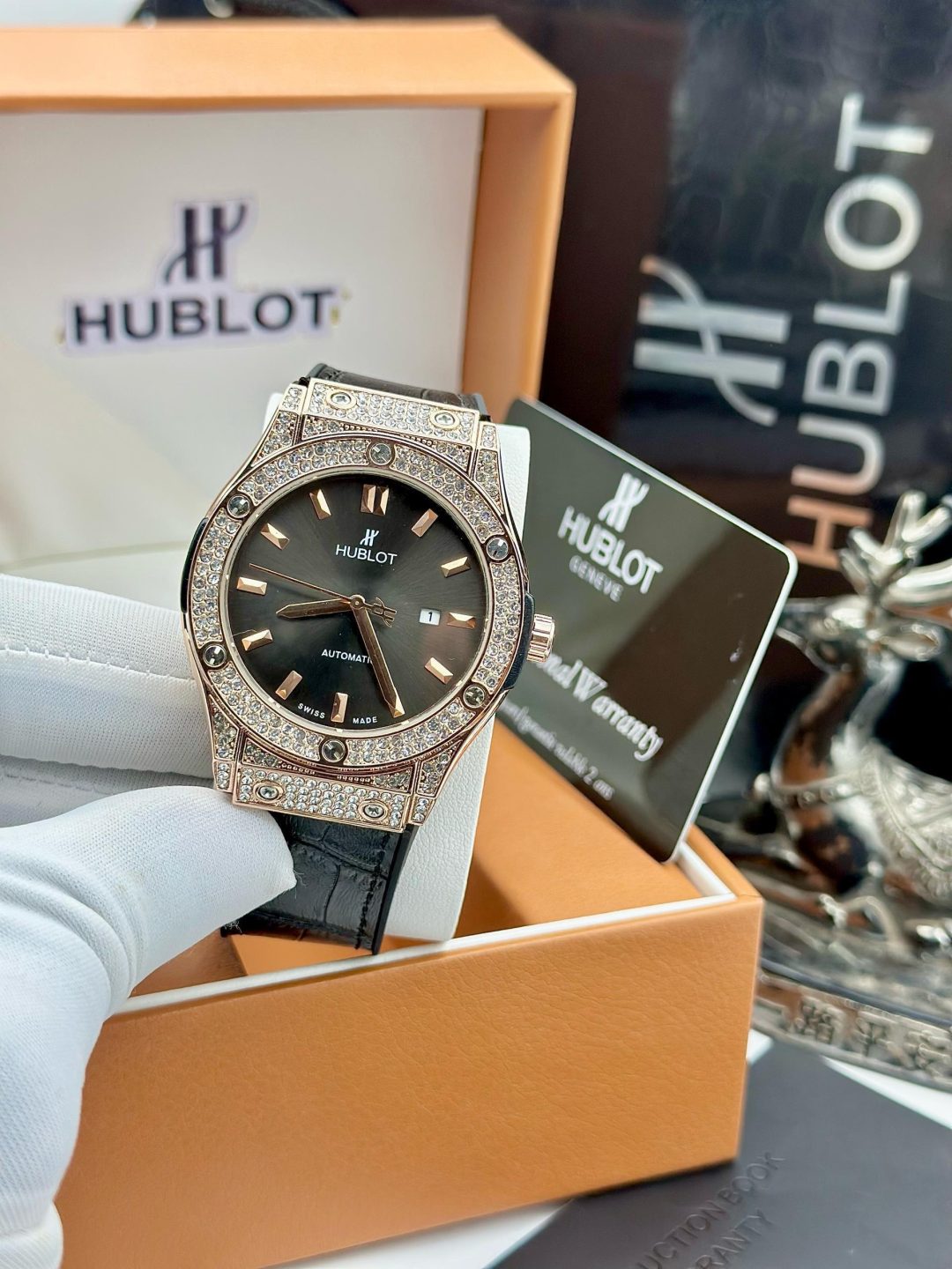 Hublo luxury leather watch with plastic box 010